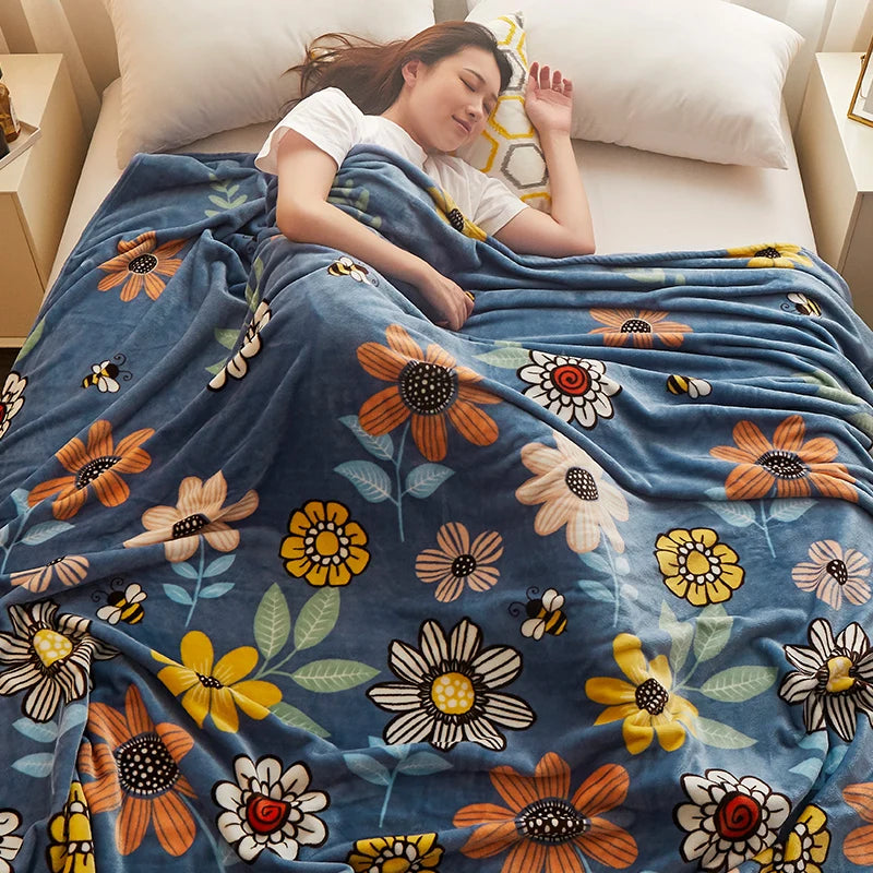 Soft Flannel Throw Blanket — Lightweight Decorative Fleece for Couch & Bed