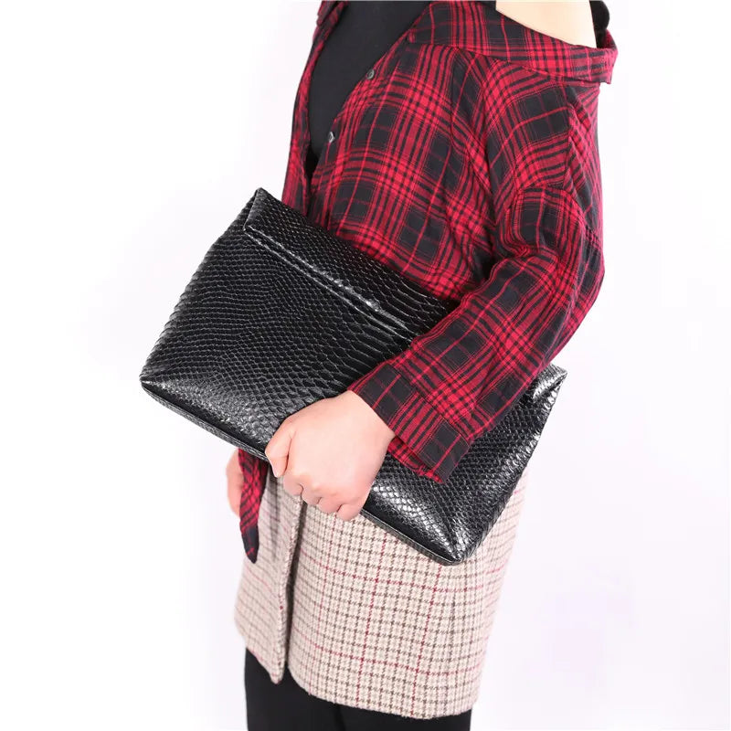 Snake Pattern Clutch Bag — Trendy Evening Pouch for Women