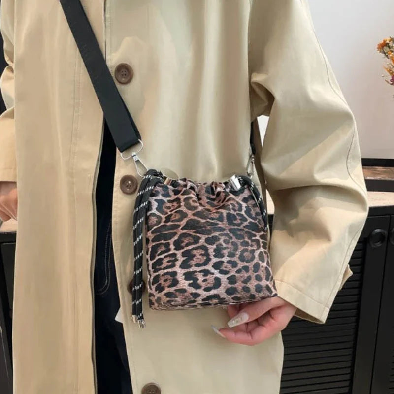 FUYAOZHISHANG Leopard Print Mini Bucket Bag — Stylish Crossbody Phone Purse