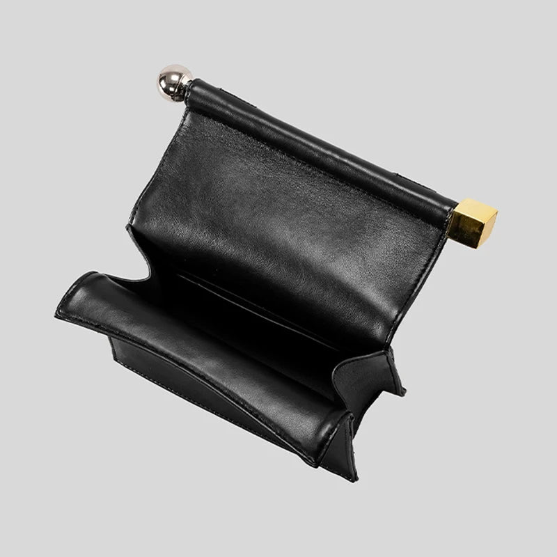 Elegant Sequined Clutch Bag — Stylish Evening Purse with Metal Handle
