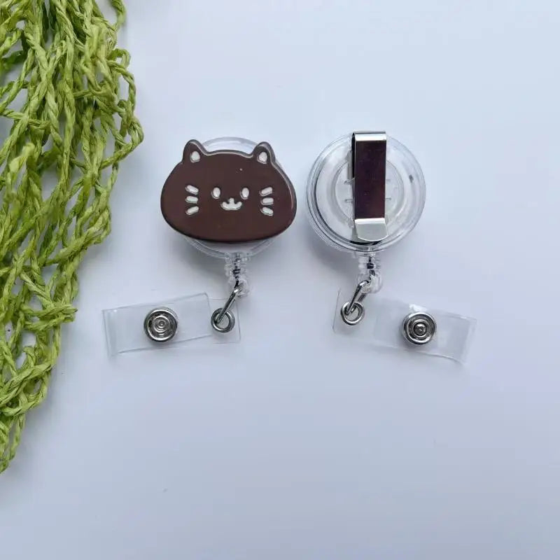 Cat-Shaped Retractable Badge Holder — Anti-Loss ID Reel for Nurses and Students