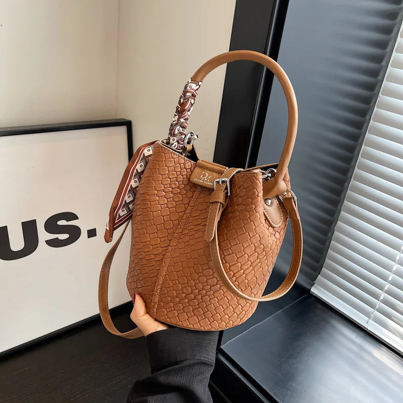 Women's Woven Bucket Bag — Elegant Crossbody Purse for Travel & Formal Events