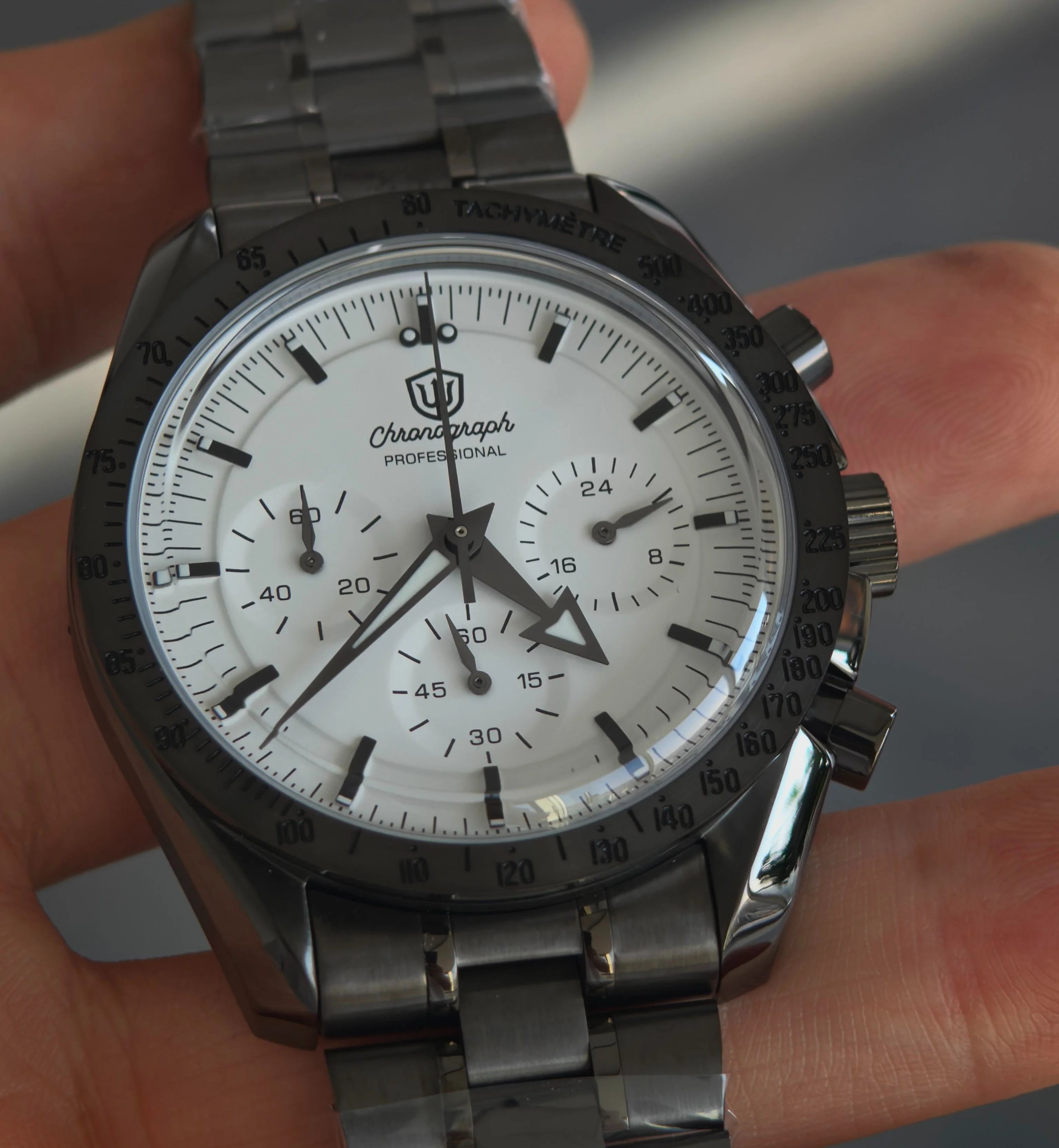 Watchdives WD1863 Chronograph Watch — Vintage Style Meca-Quartz Movement