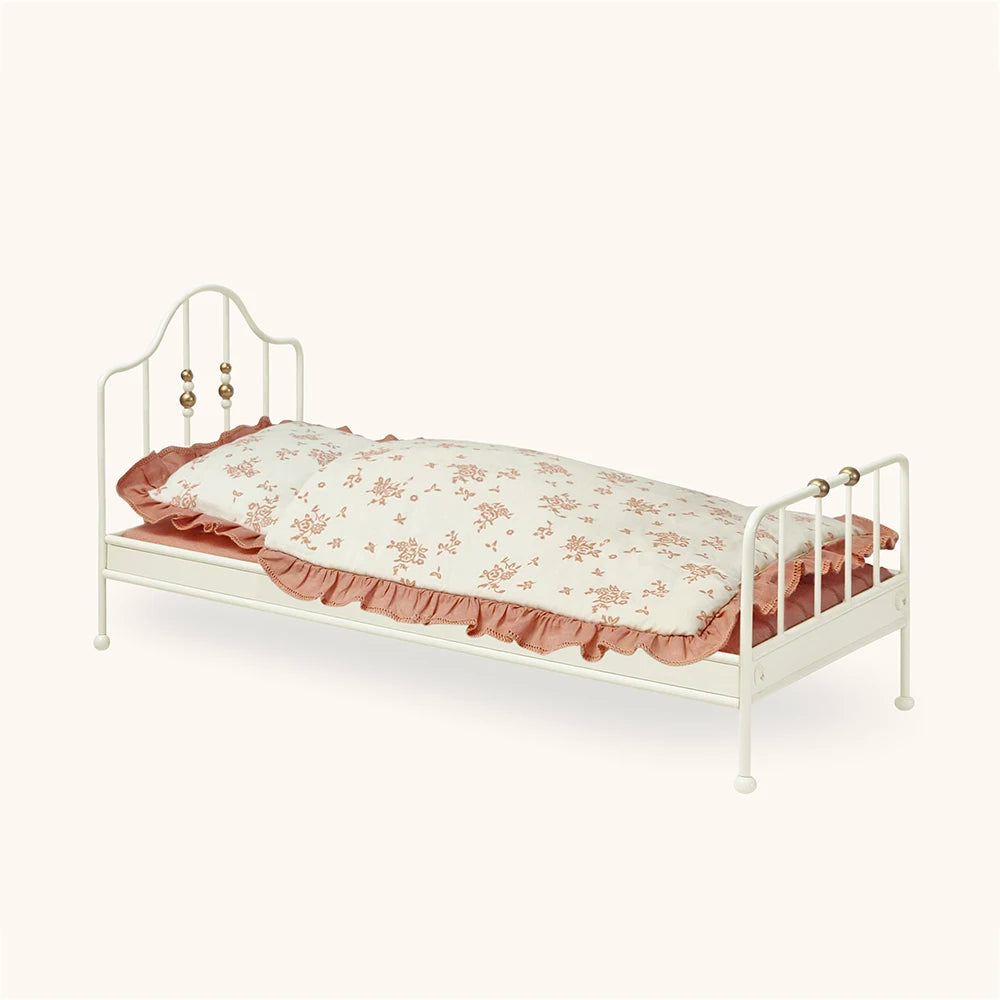 European Style Iron Dollhouse Bed — Miniature Furniture Accessory Set