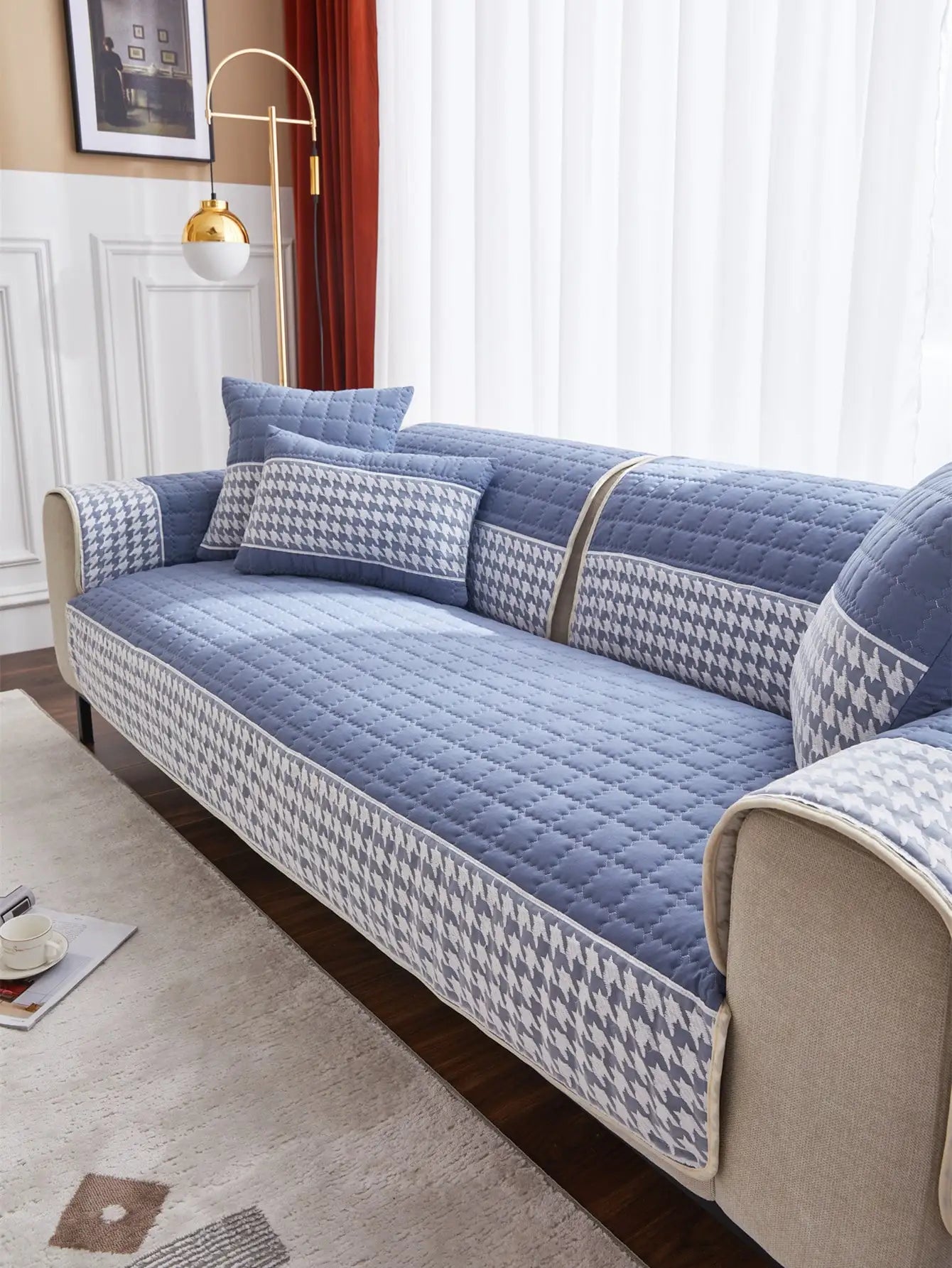 Houndstooth Quilted Sofa Cover — Anti-Slip Furniture Protector