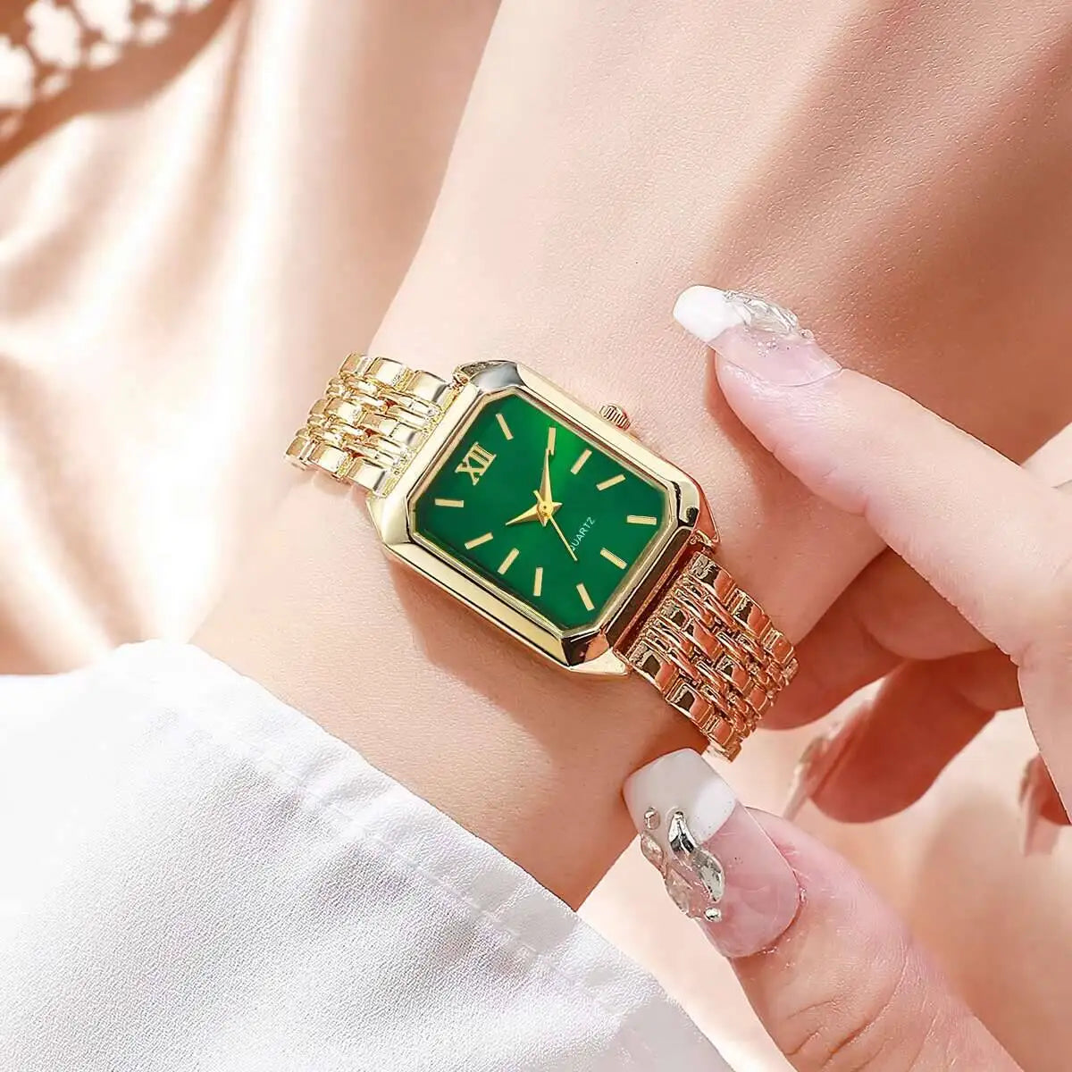 Elegant Rectangle Women's Quartz Watch — Stylish Analog Wristwatch for Girls