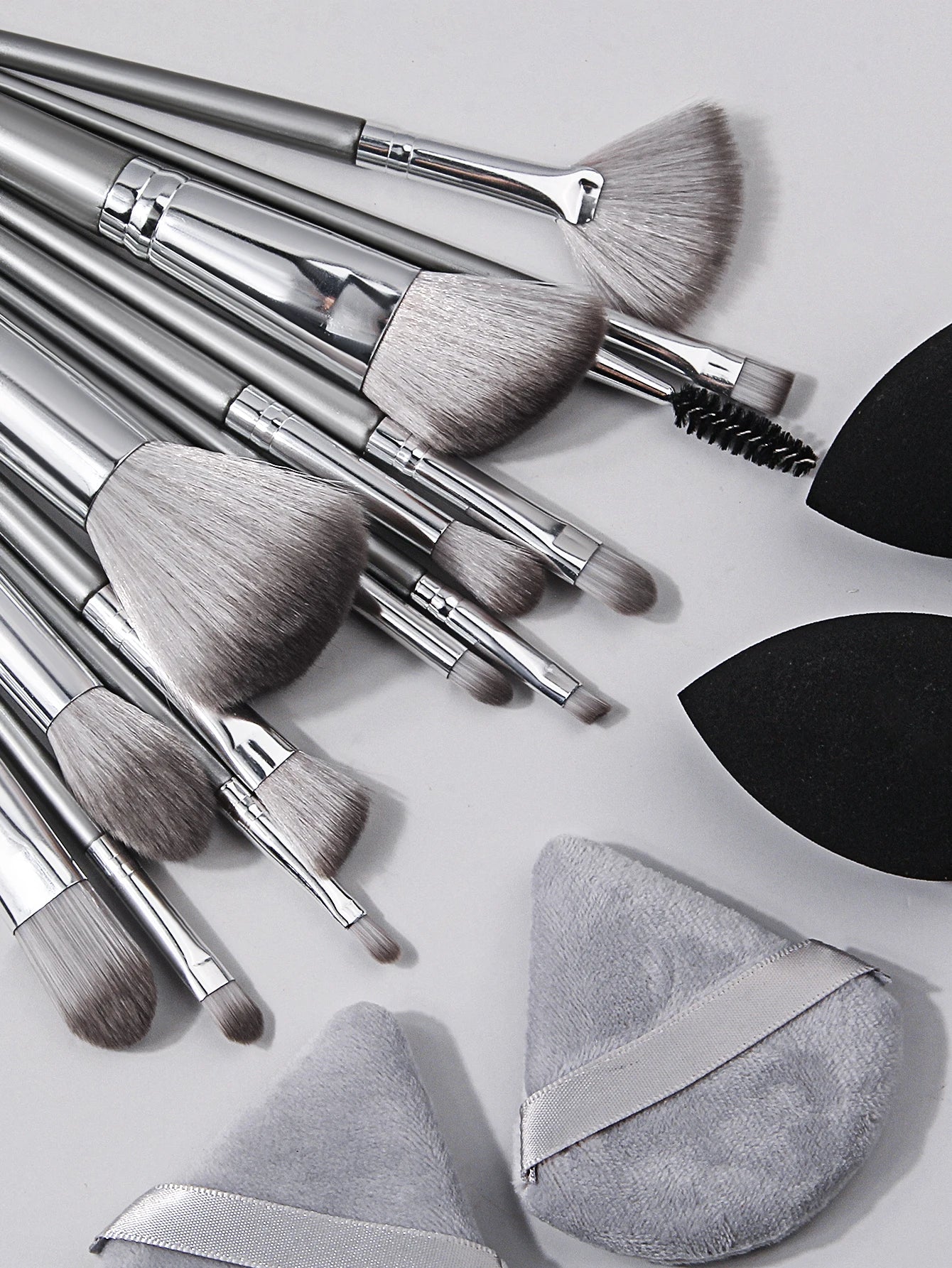 Professional Makeup Brush & Sponge Set — Complete Beauty Tool Kit