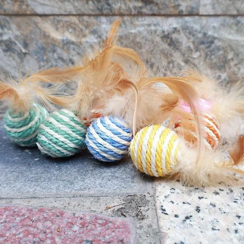 Sisal Feather Ball Cat Toy — Interactive Scratching & Play Ball