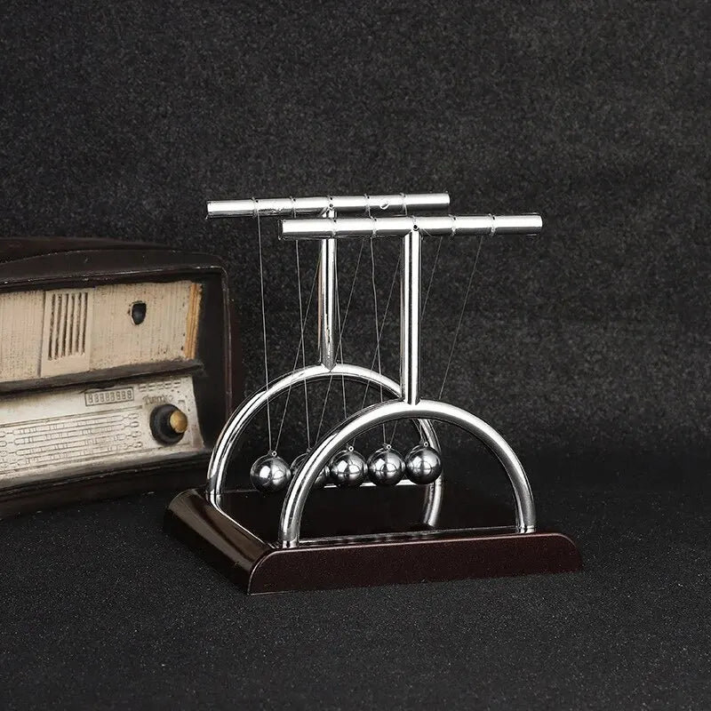 Newton's Cradle Physics Pendulum — Desktop Stress Relief Toy & Science Decor