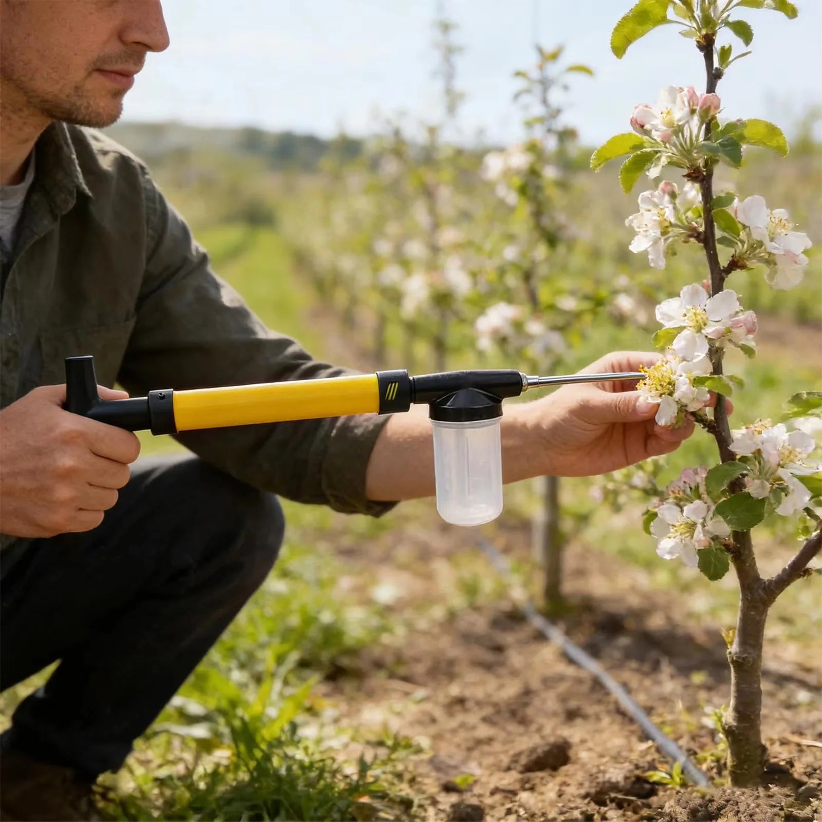 Diatomaceous Earth Powder Duster — Large Capacity Garden Sprayer