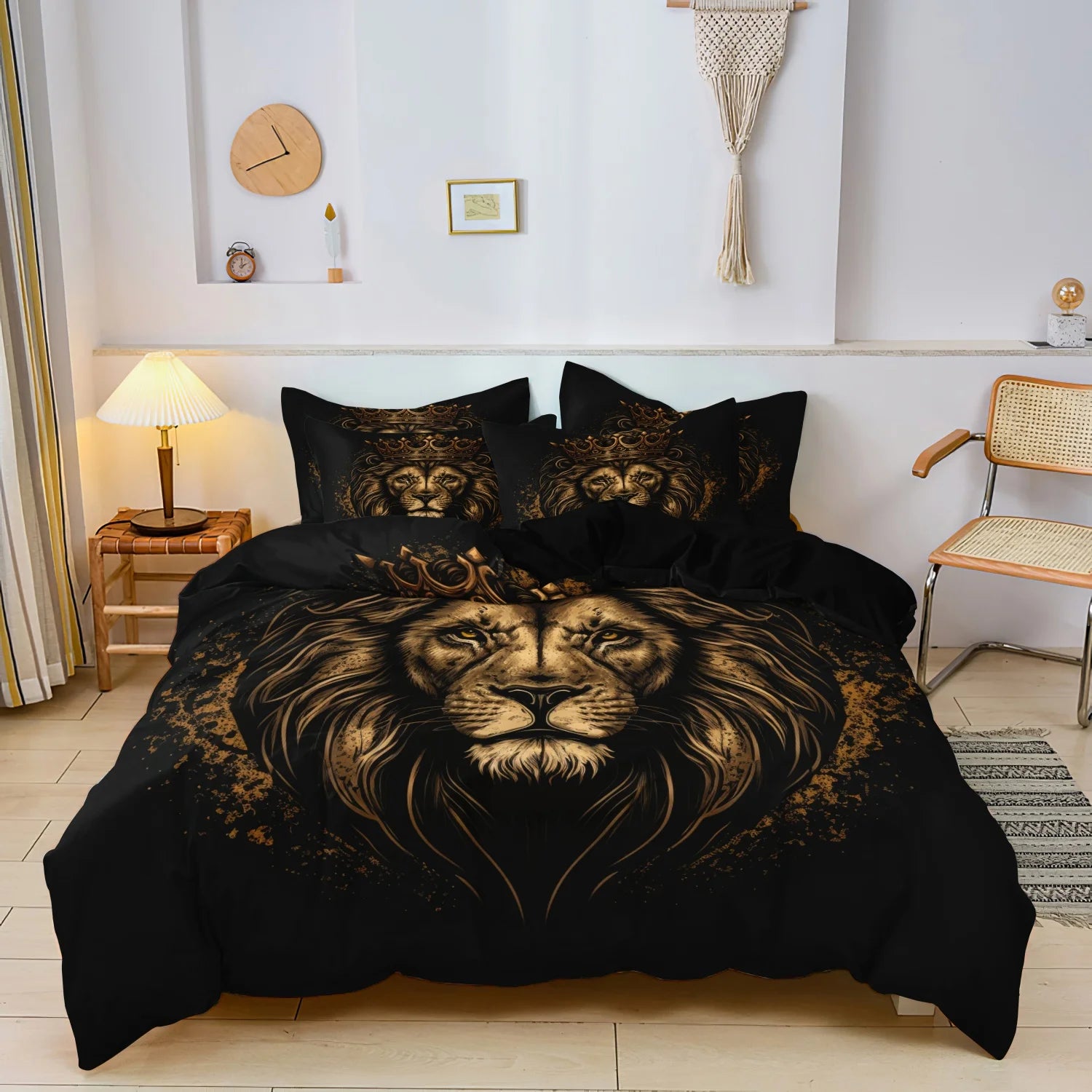 Lion and Crown Print Bedding Set — 3-Piece Duvet Cover and Pillowcase Kit