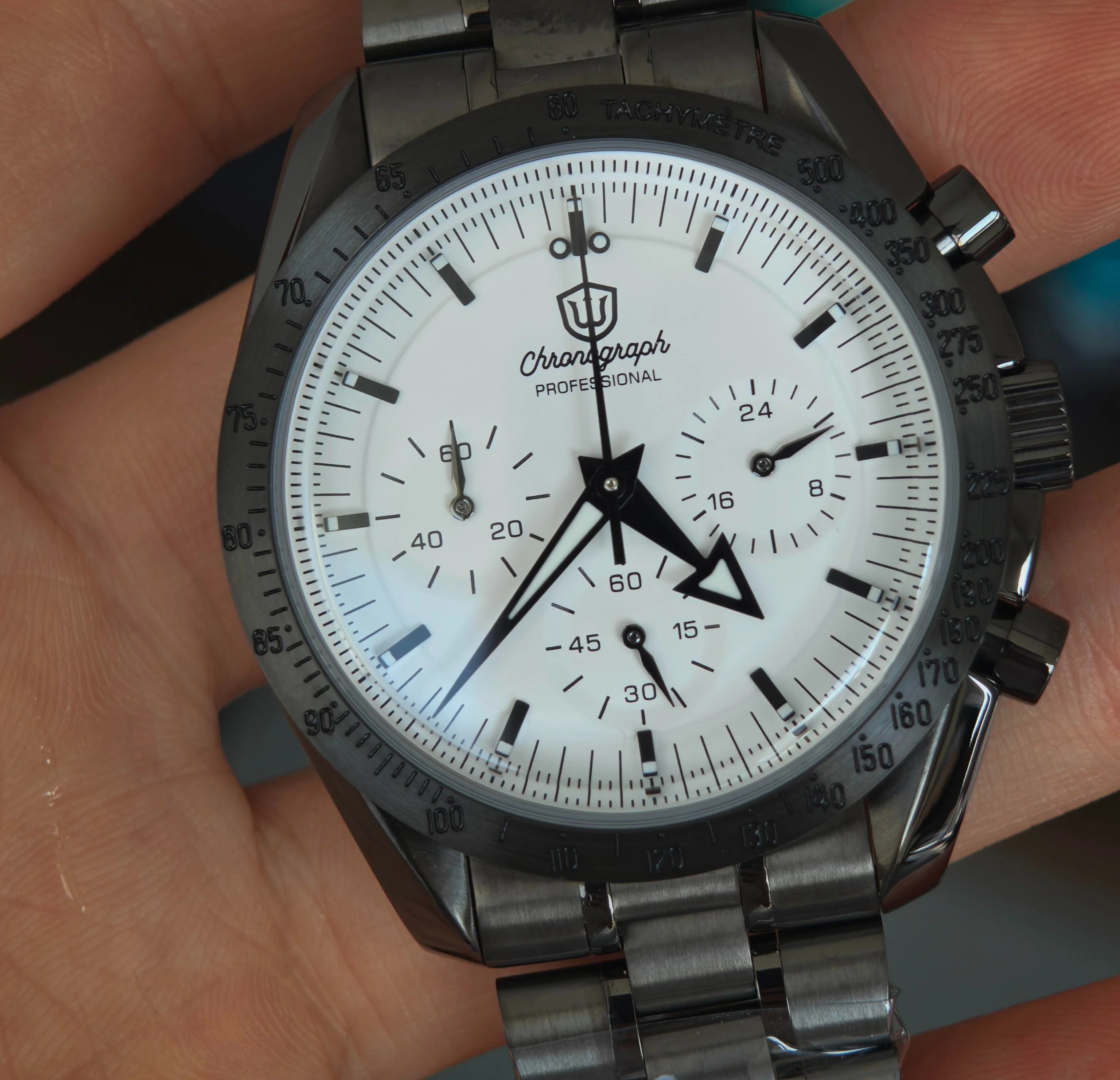 Watchdives WD1863 Chronograph Watch — Vintage Style Meca-Quartz Movement