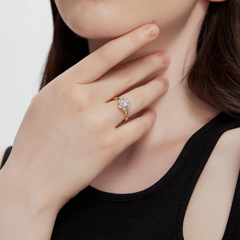 YUKOOL Flower Shaped CZ Engagement Ring — 18K Gold Plated Floral Solitaire