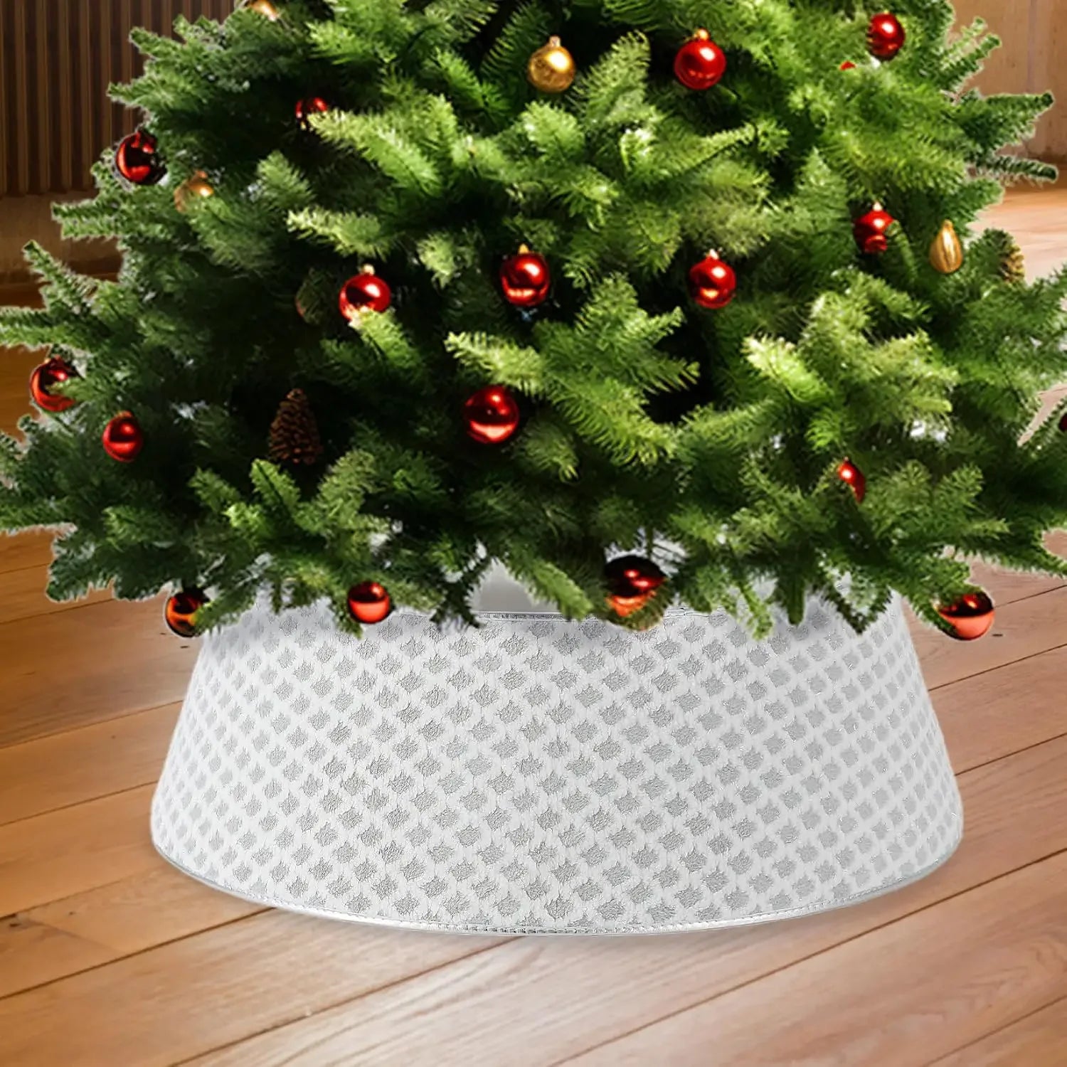 Diamond-Quilted Christmas Tree Collar — Elegant Stand Cover for Holiday Decor