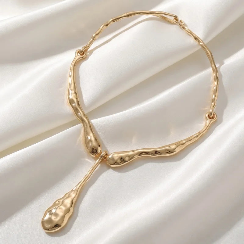 Obega Wavy Gold Metal Choker — Irregular Teardrop Pendant Necklace