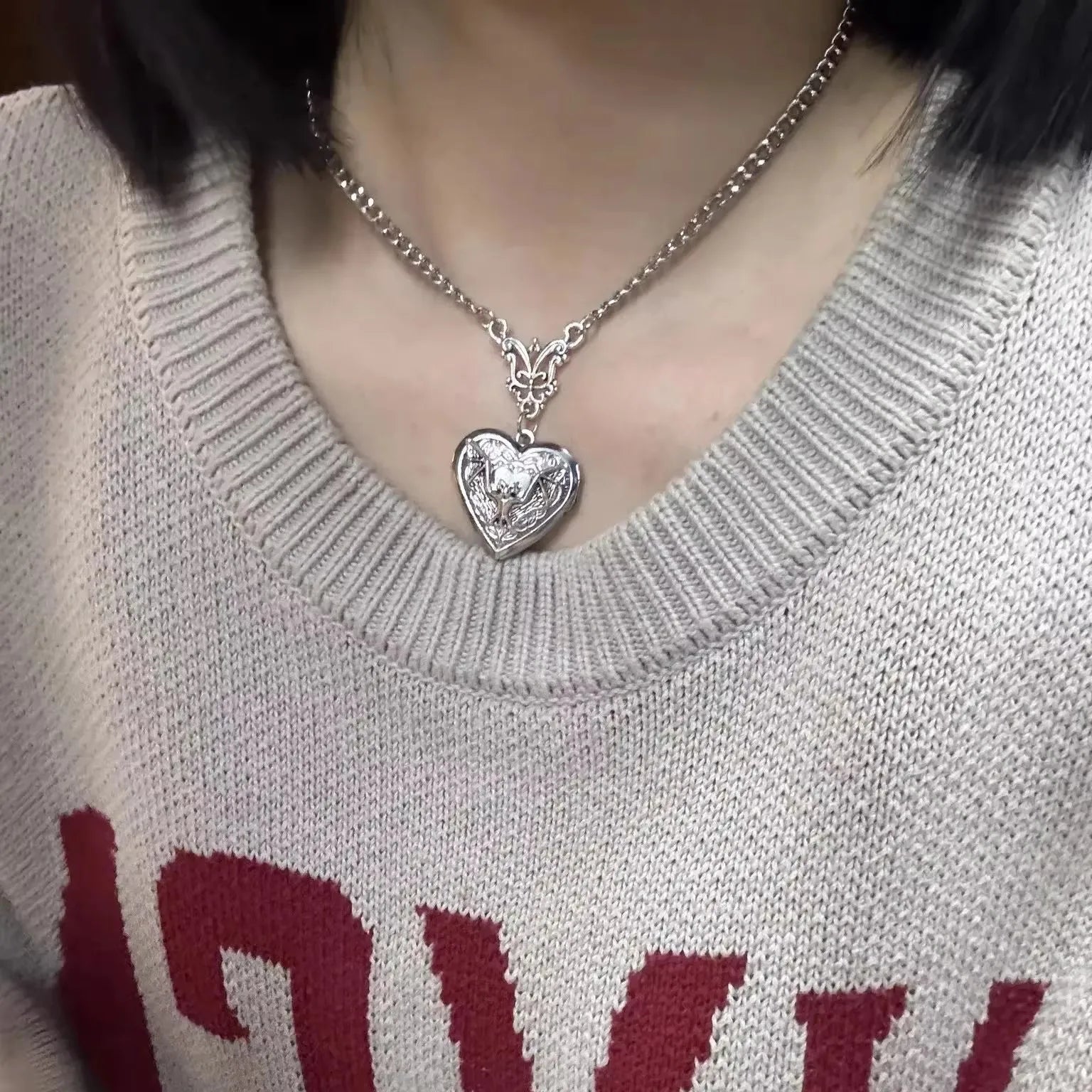 imixlot Bat Heart Locket Necklace — Vintage Y2K Goth Punk Photo Pendant