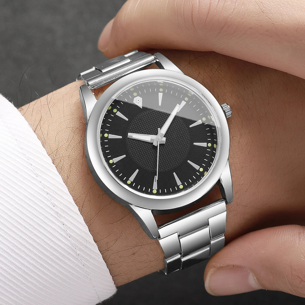 Couple's Quartz Watch Set — Elegant Business & Fashion Analog Timepieces