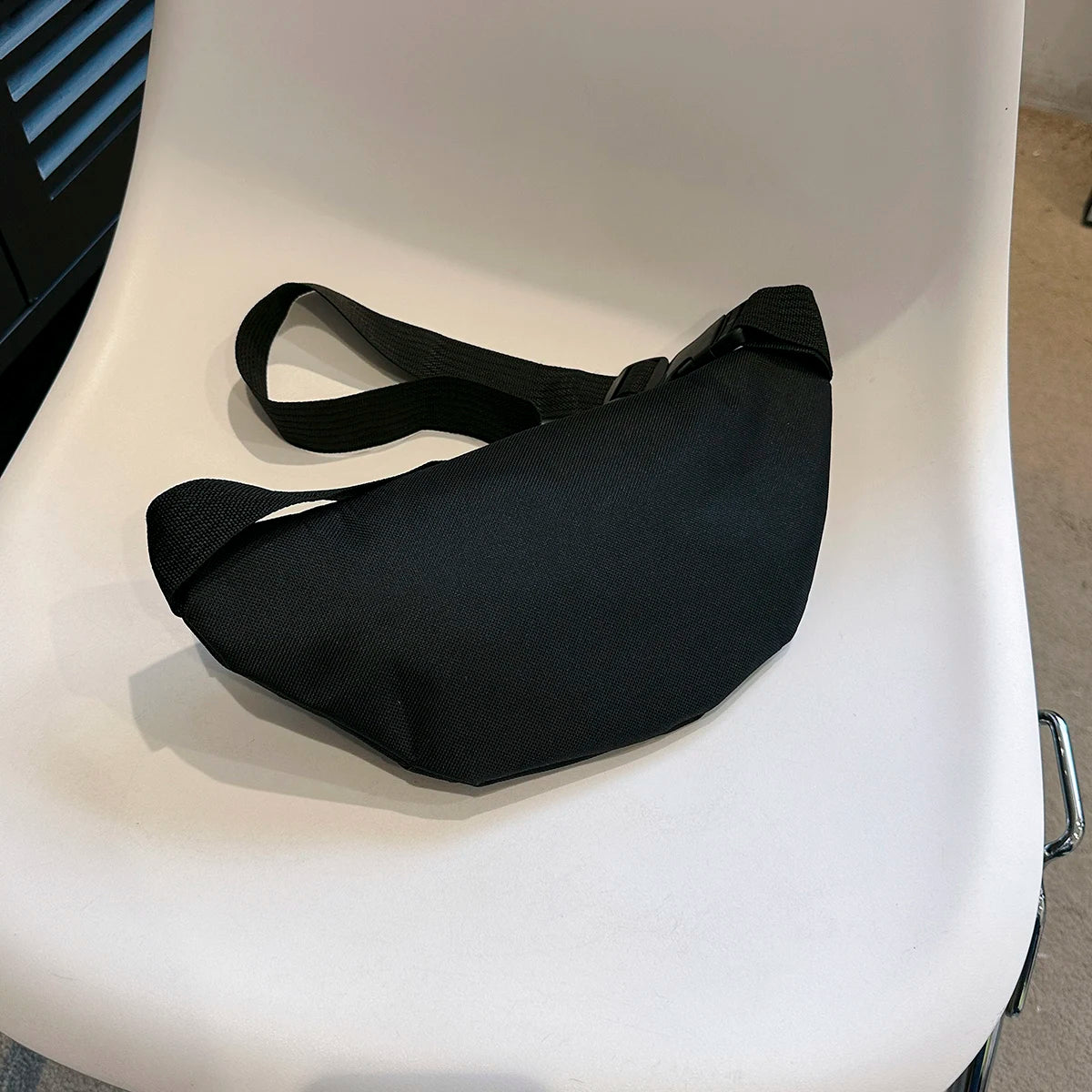 Nylon Waist Pack — Hands-Free Crossbody Bag for Travel and Sports