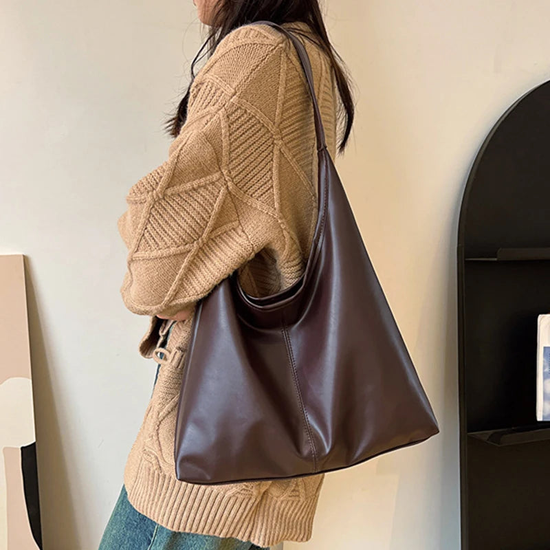 Retro PU Leather Tote Bag — Large Capacity Shoulder Bag for Daily Commuting