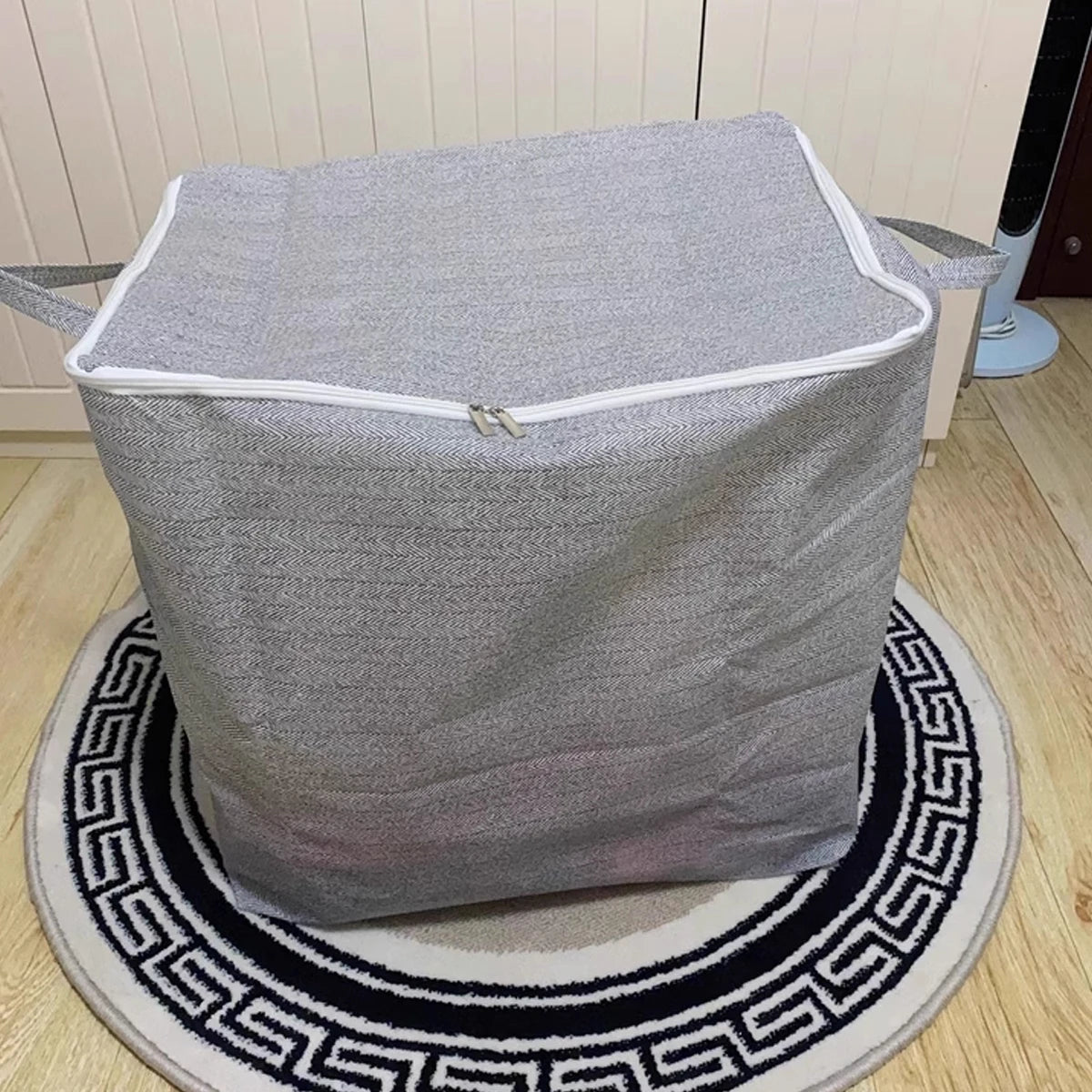Extra Large Zippered Storage Bag — Foldable Organizer for Clothes & Quilts