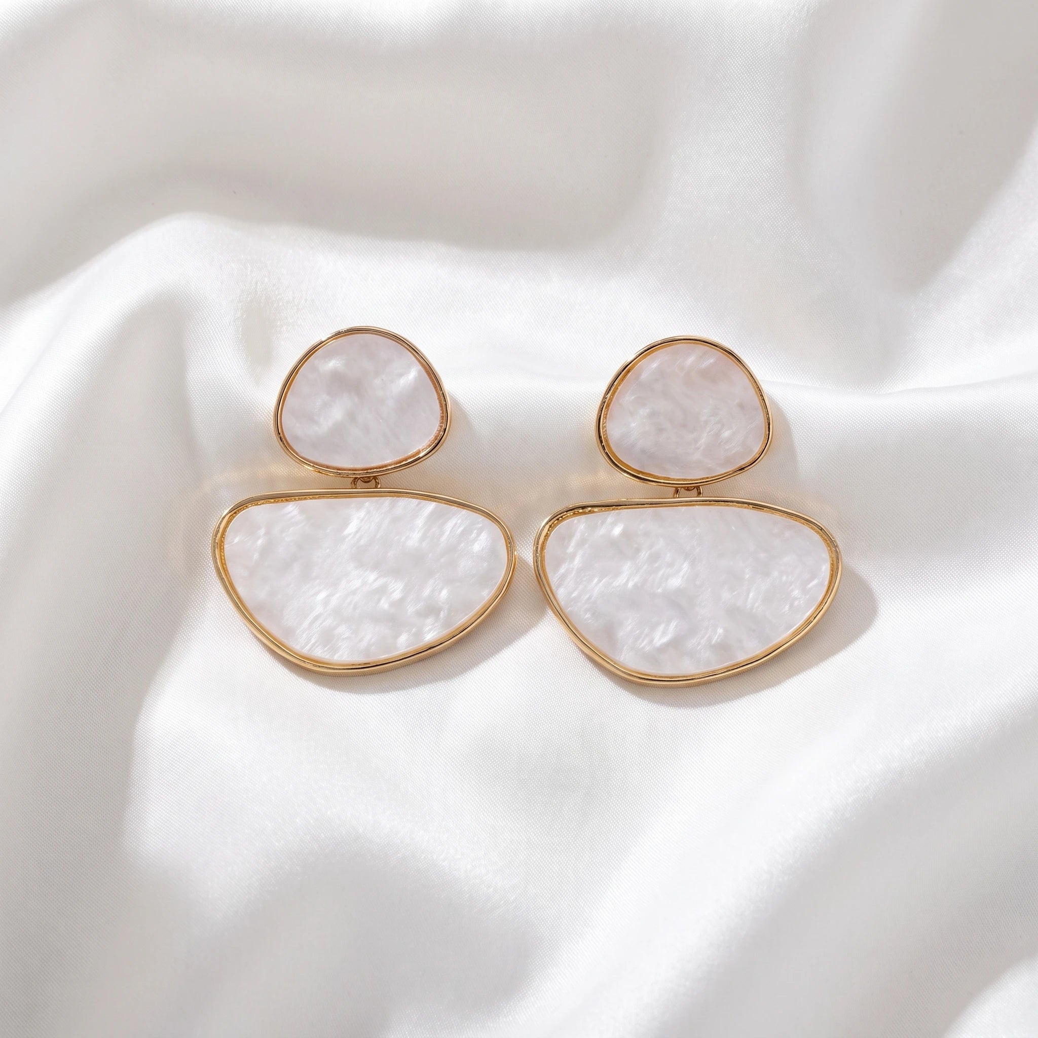 Obega Geometric Acrylic Drop Earrings — Vintage Gold Irregular Dangle Jewelry