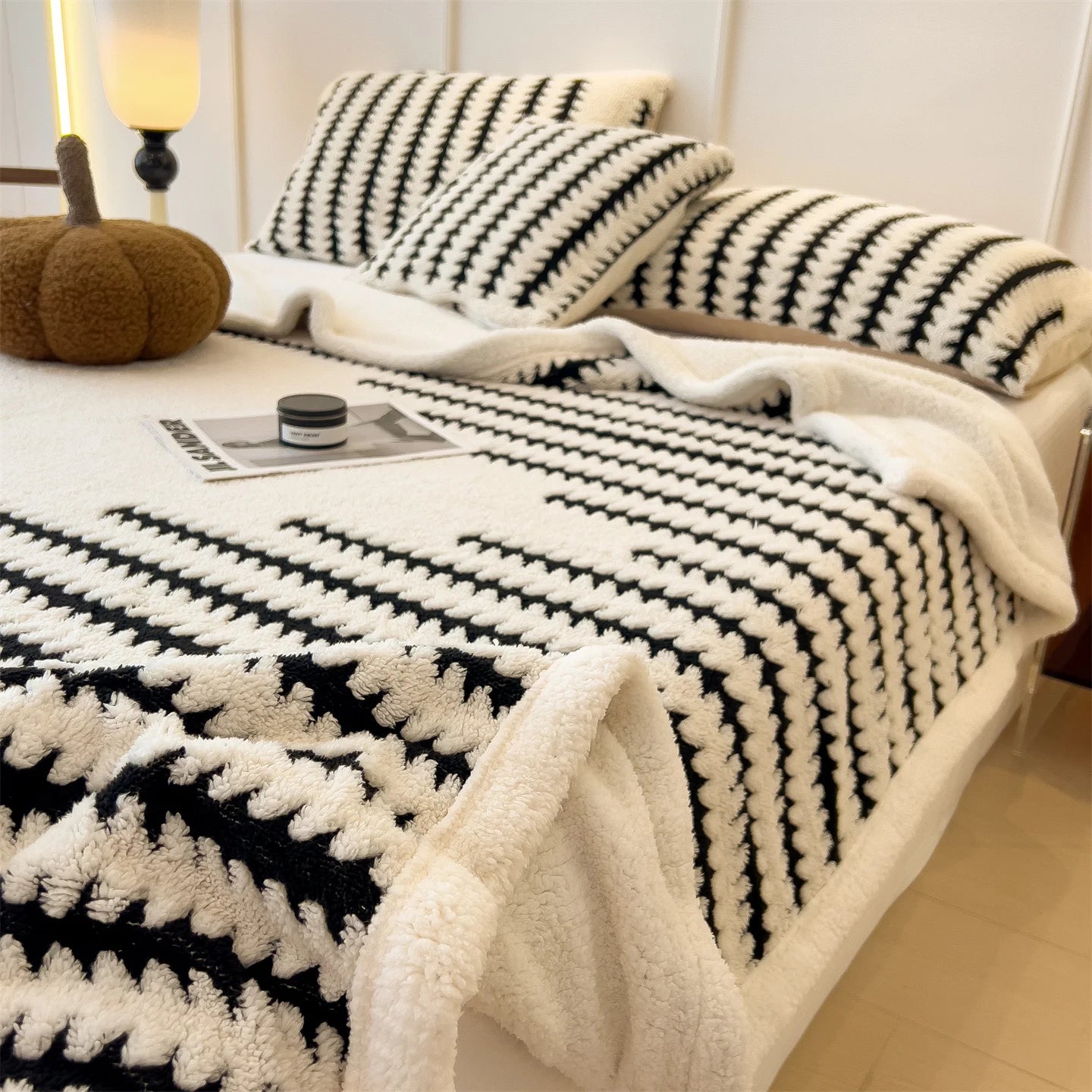 Reversible Fluffy Sherpa Lined Blanket — Ultra Soft Heavyweight Fleece