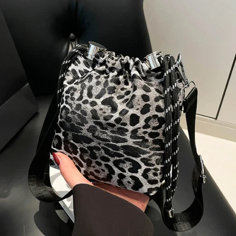 FUYAOZHISHANG Leopard Print Mini Bucket Bag — Stylish Crossbody Phone Purse