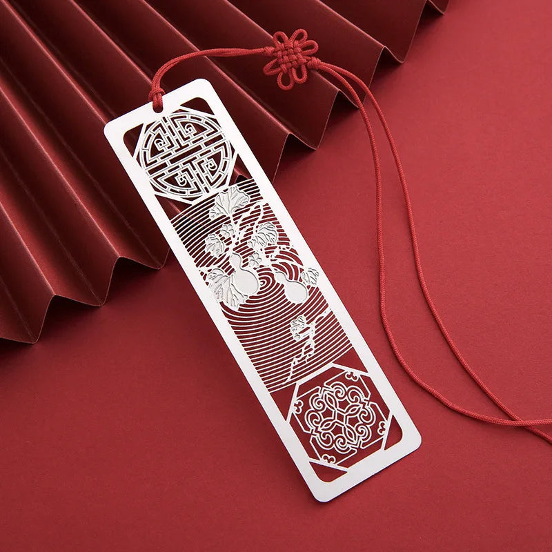 Exquisite Metal Bookmark — Decorative Hollow Geometric Page Clip