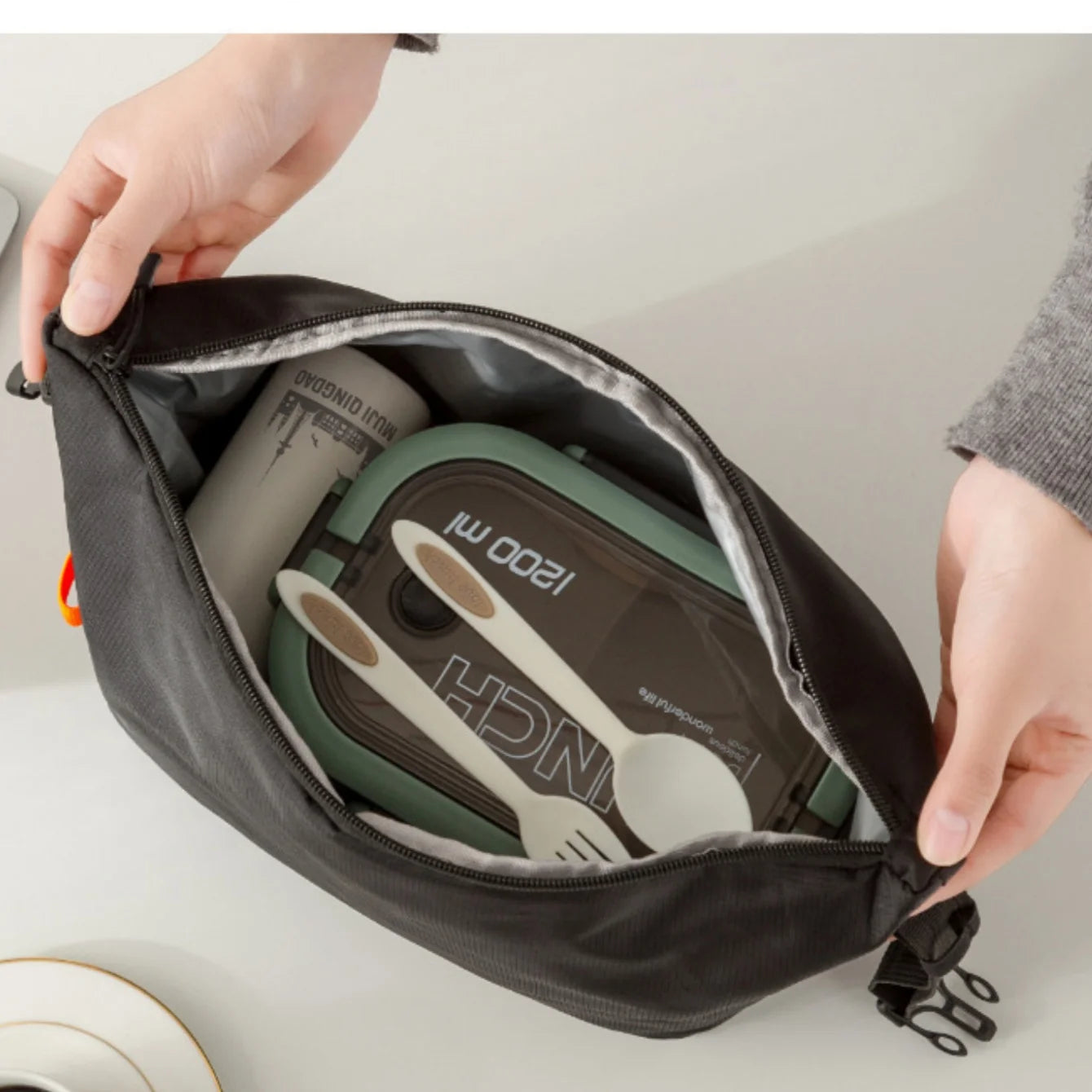 Insulated Lunch Bag — Leakproof Cooler for Work and Travel