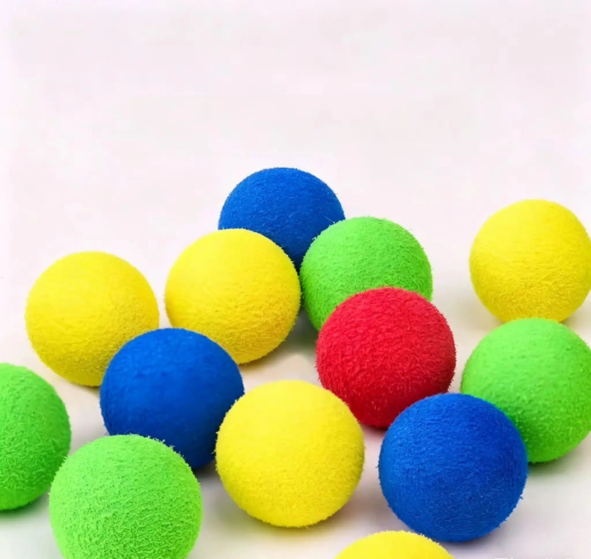 Interactive Cat Toy Playset — 21-Piece Set with Transmitter and Plush Balls