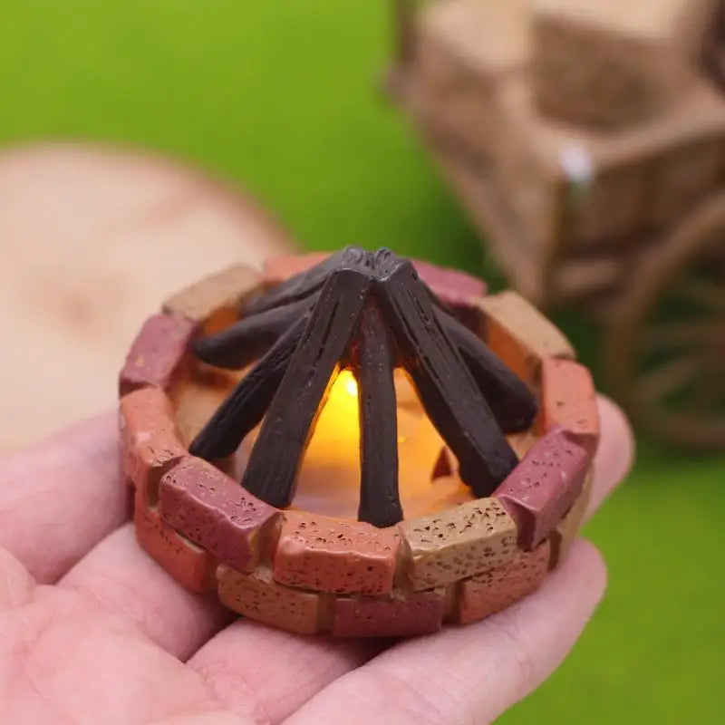 Miniature LED Bonfire Ornament — Realistic Dollhouse Outdoor Decor