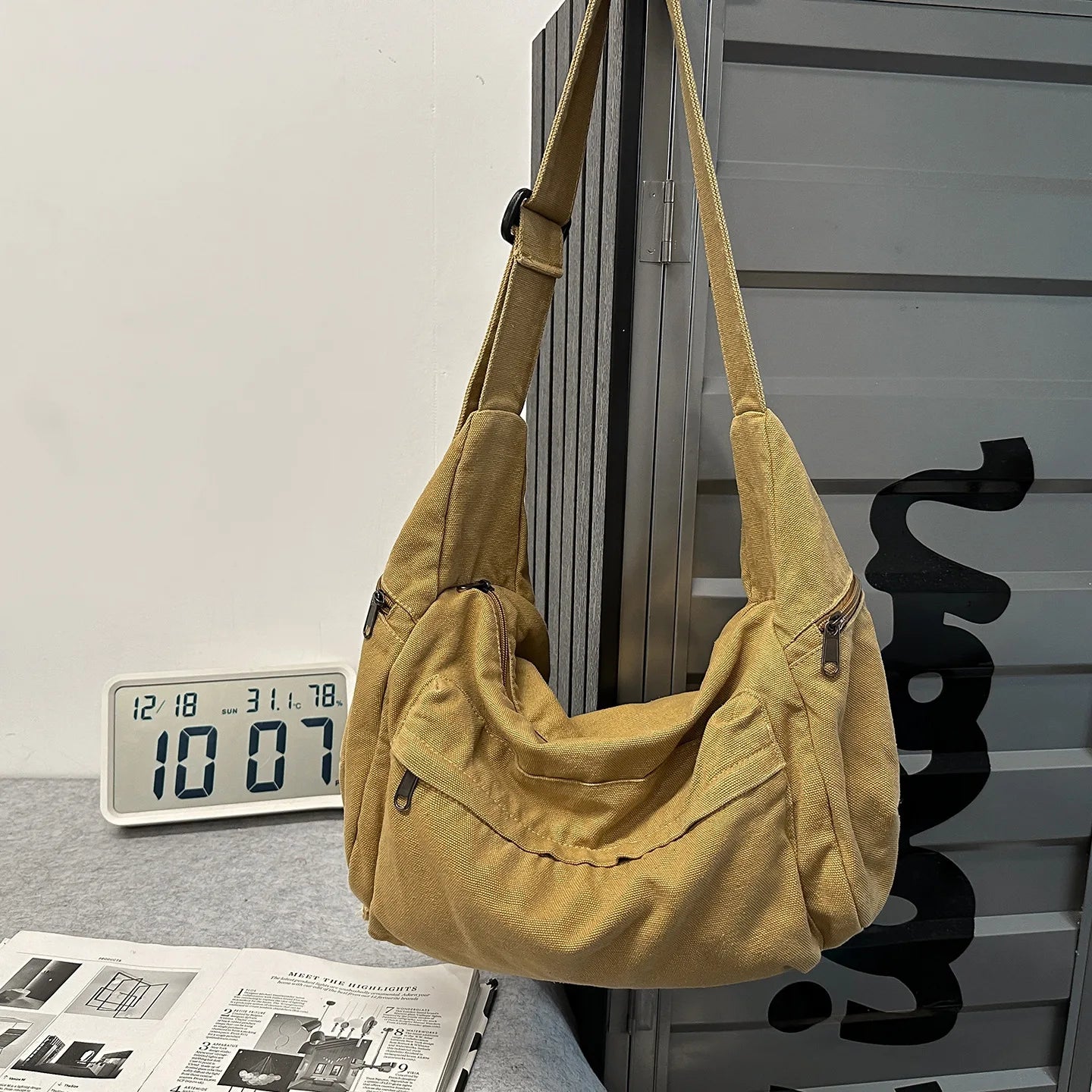 SMHXIANGQIANJIN Canvas Crossbody Bag — Large Capacity Messenger Style
