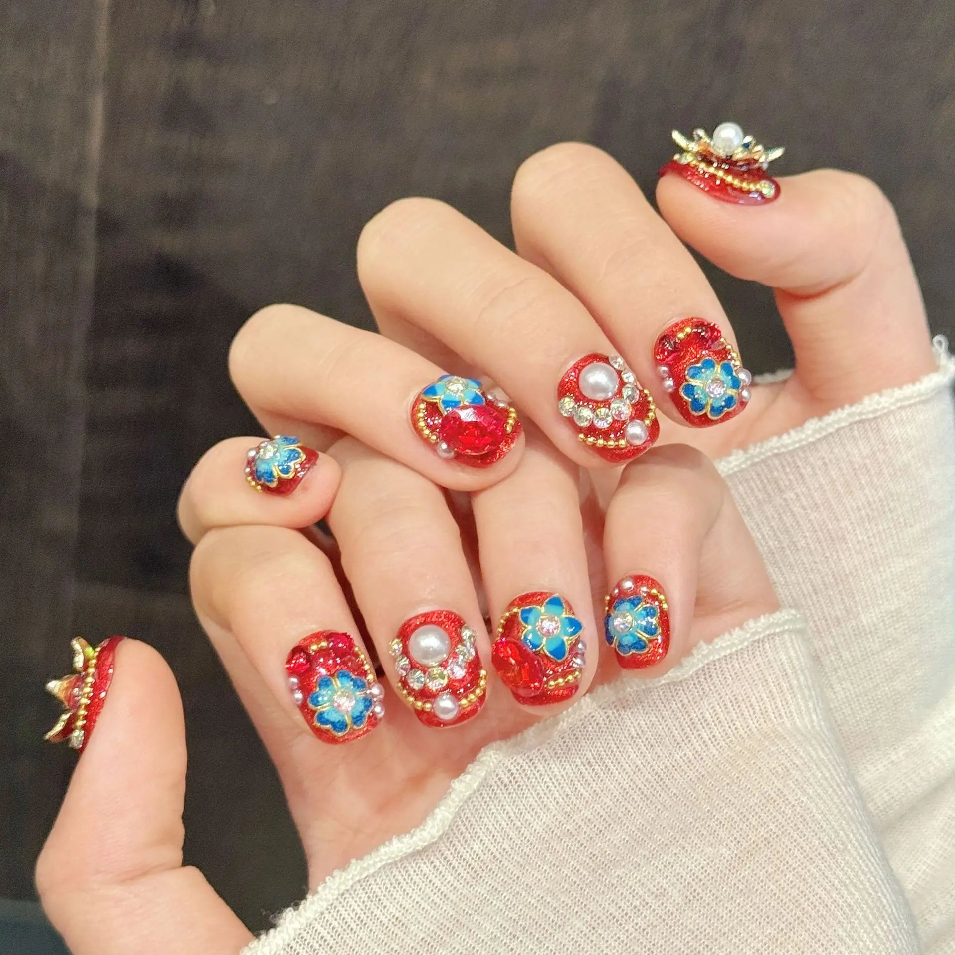 Handmade Round Press On Nails — Exquisite Resin Set for Parties