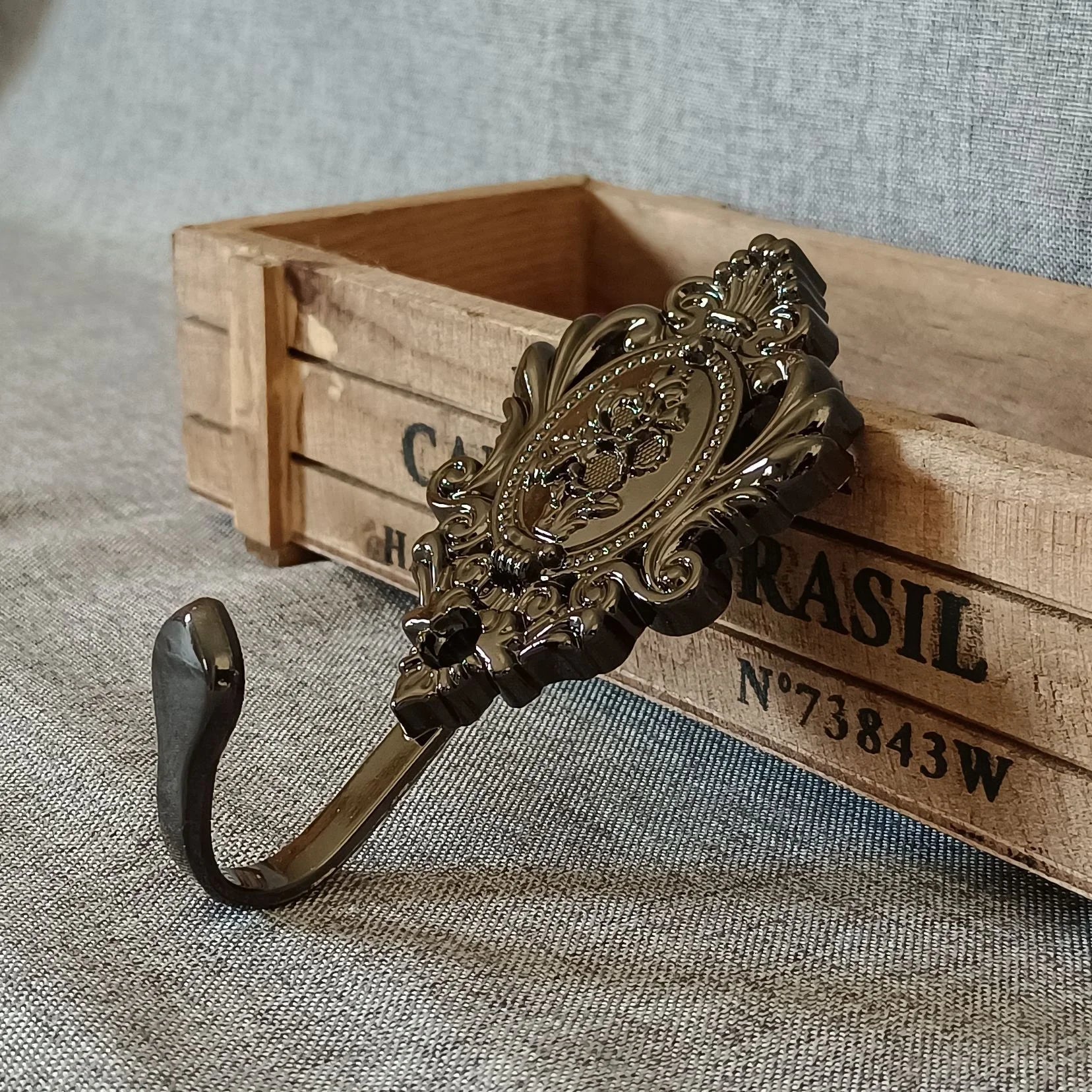 Decorative Zinc Alloy Hooks — Versatile European Style for Curtains and Coats