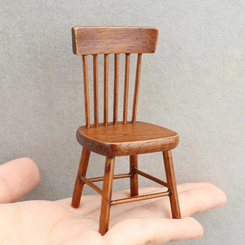 Miniature Wooden Round Table and Chair Set — Dollhouse Furniture Decor