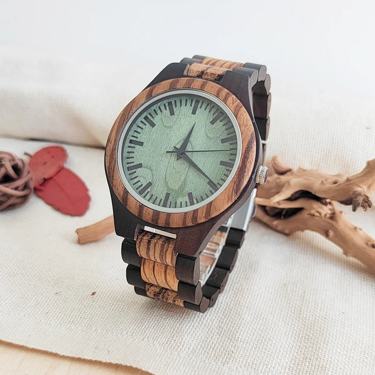Rainch Vintage Wooden Wrist Watch — Elegant Quartz Timepiece with Leather Strap