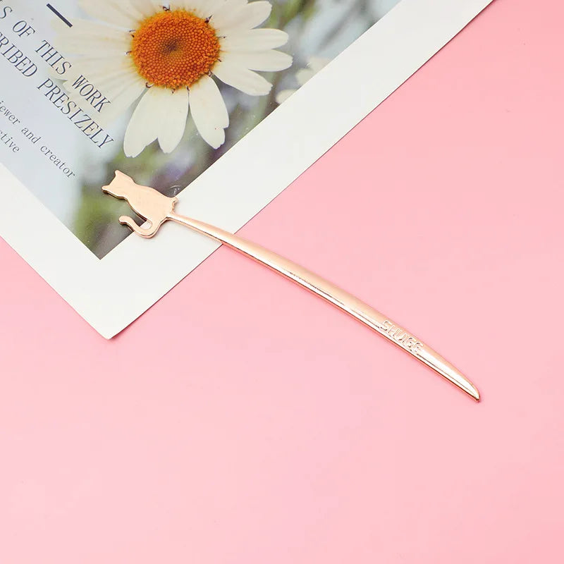 Metal Animal Shaped Bookmark — Decorative Book Clip for Students & Readers