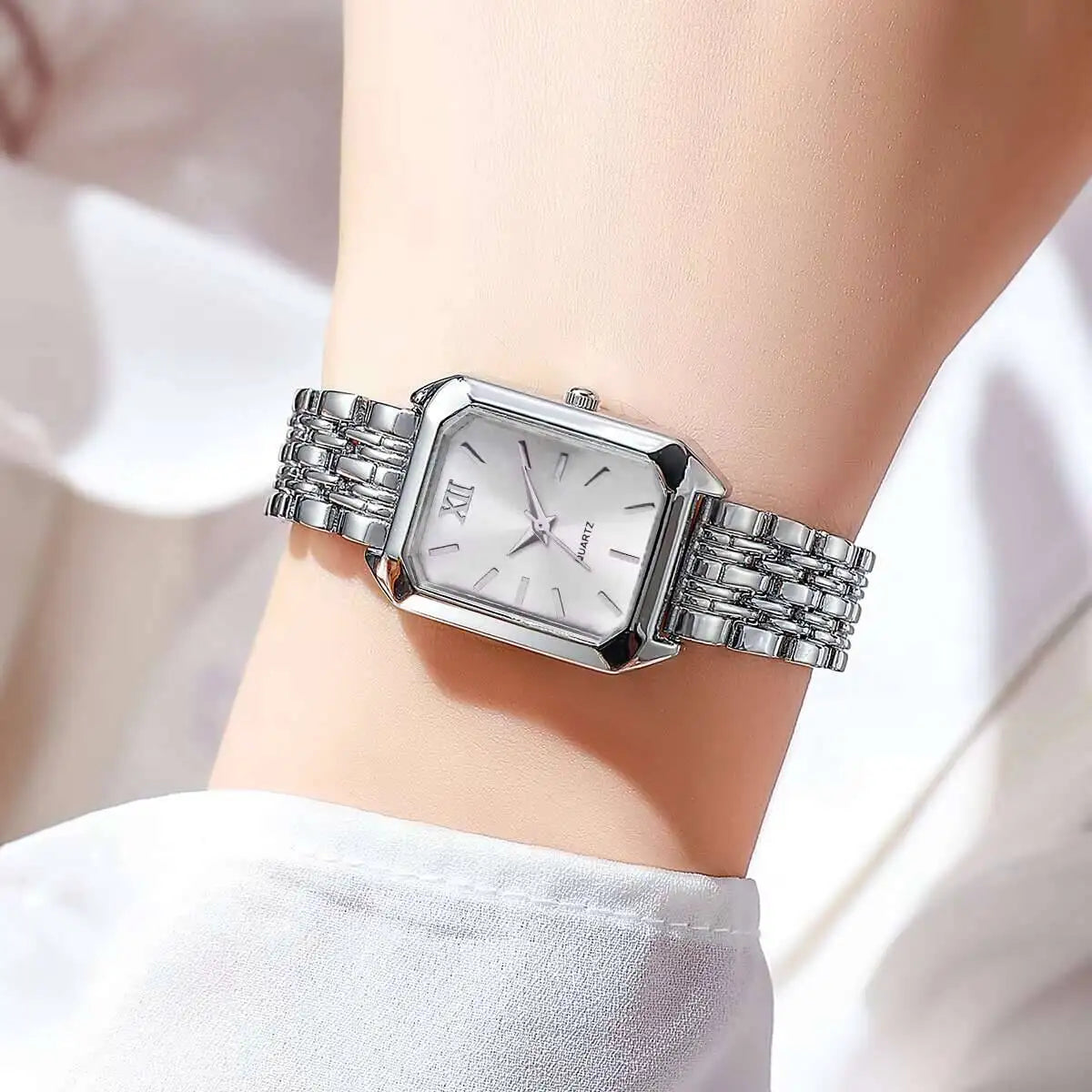 Elegant Rectangle Women's Quartz Watch — Stylish Analog Wristwatch for Girls