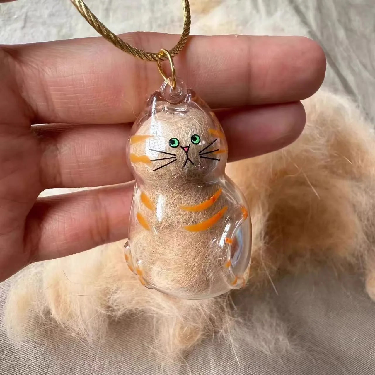 Cat Shaped Memorial Keepsake Charm — Pet Hair Storage Keychain Pendant