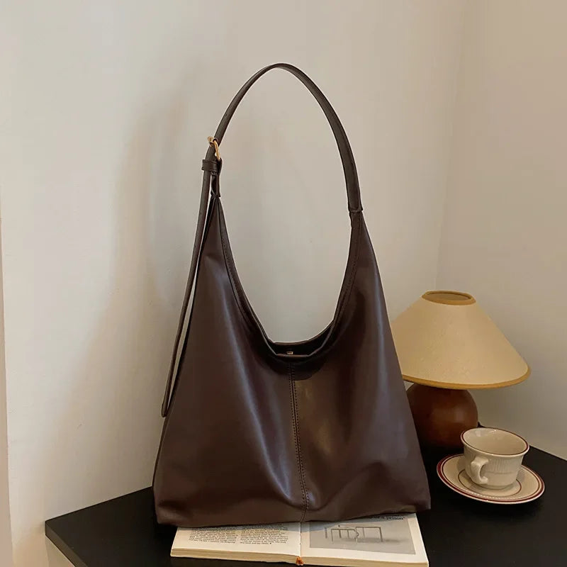 Retro PU Leather Tote Bag — Large Capacity Shoulder Bag for Daily Commuting