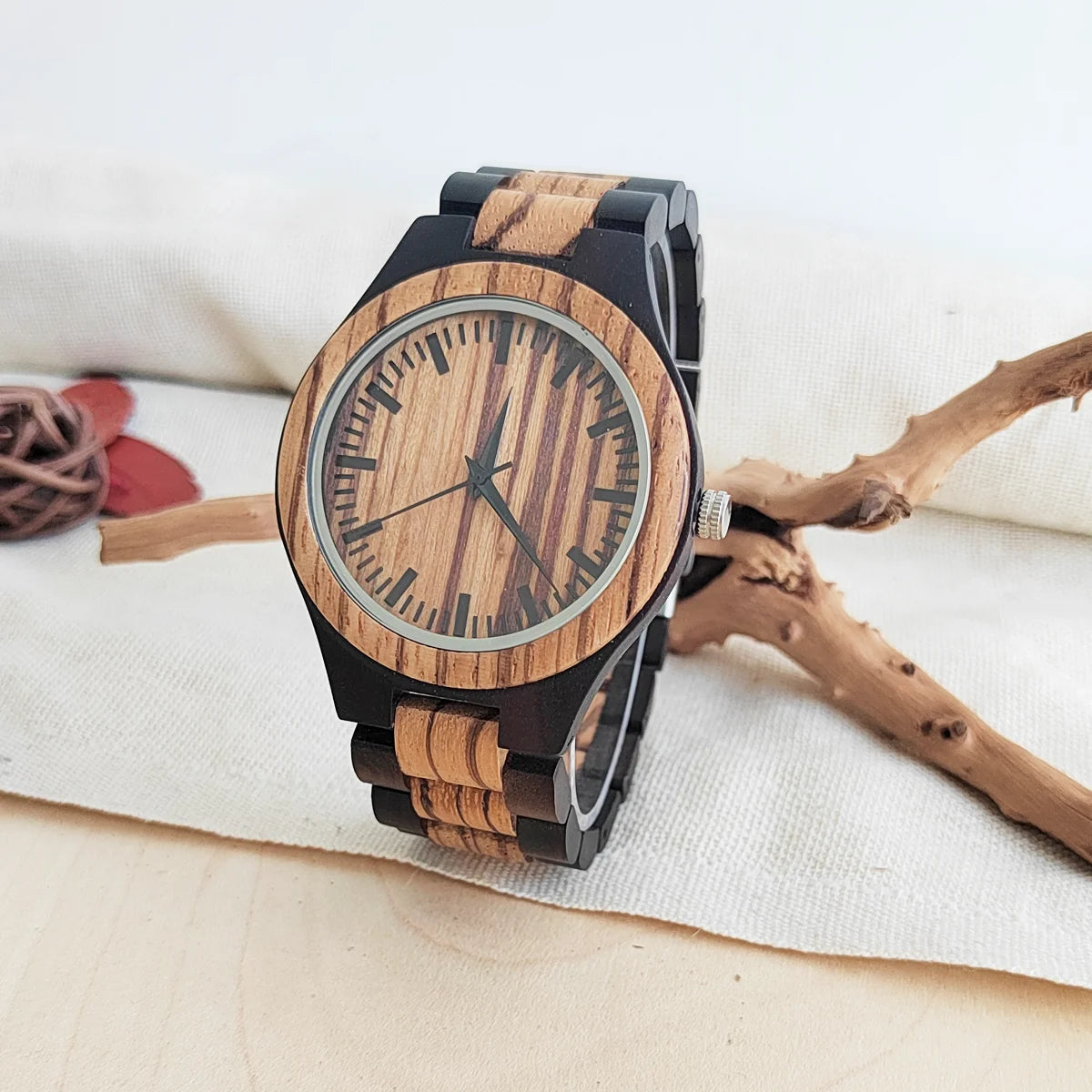 Rainch Vintage Wooden Wrist Watch — Elegant Quartz Timepiece with Leather Strap