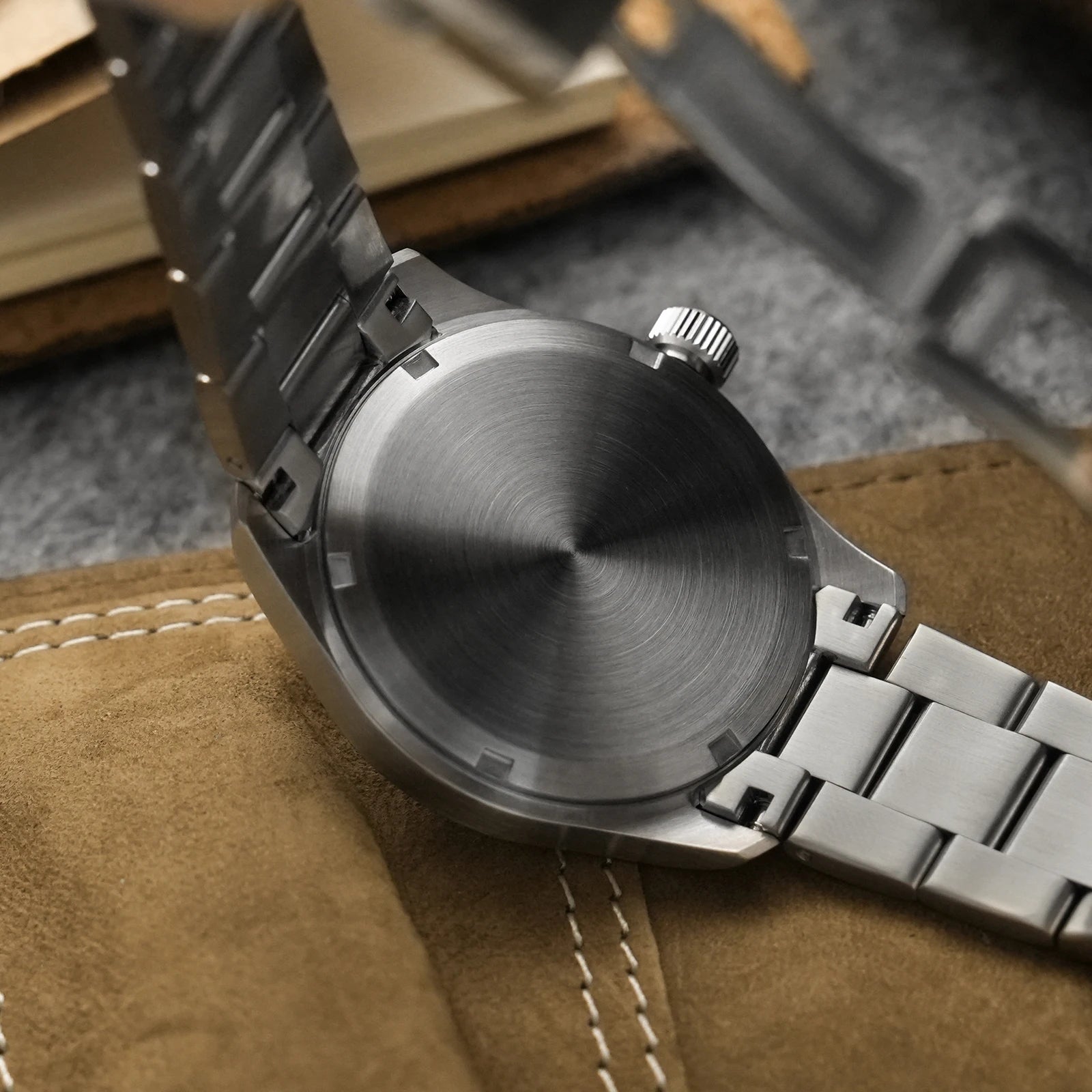 Militado ML08 Military Watch — Vintage Quartz Movement with Sapphire Crystal