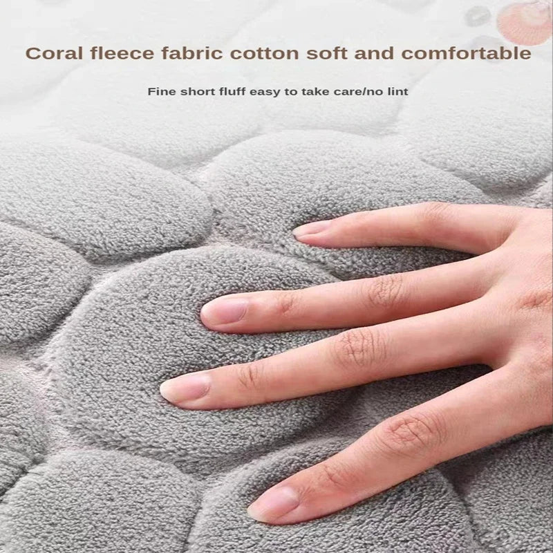 Cobblestone Embossed Bath Mat — Non-Slip Absorbent Floor Rug