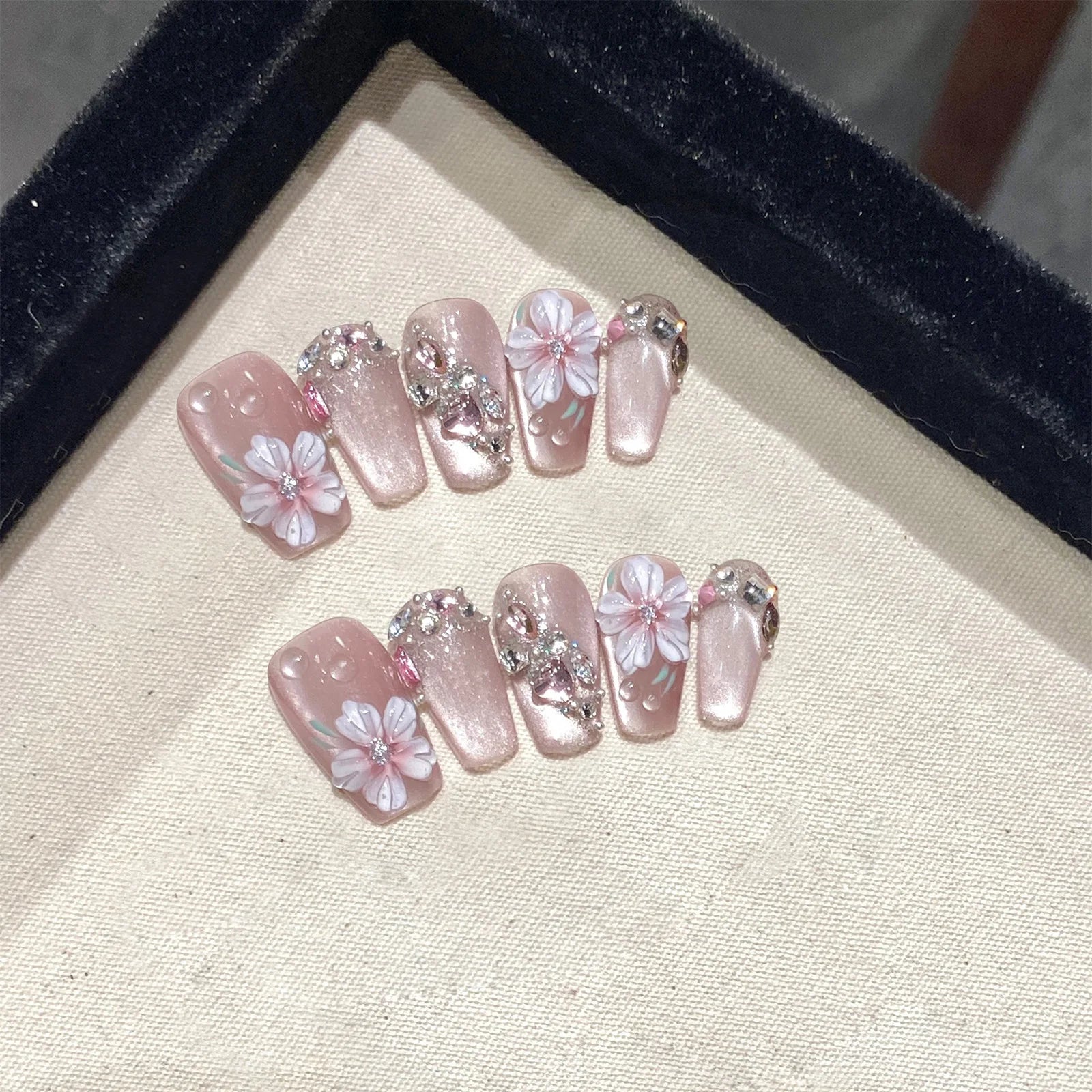 Qsezeny Green Floral Press On Nails — Medium Coffin French Gradient Design