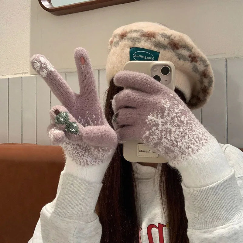 Women's Knit Winter Gloves — Warm Touch Screen Patterned Mittens