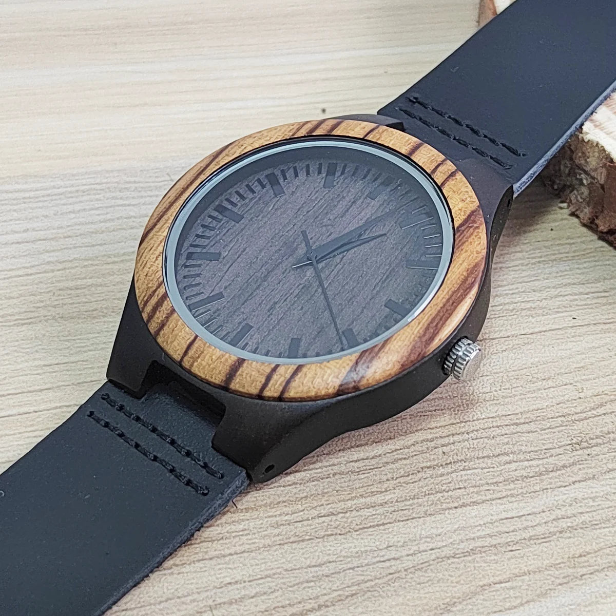 Rainch Vintage Wooden Wrist Watch — Elegant Quartz Timepiece with Leather Strap