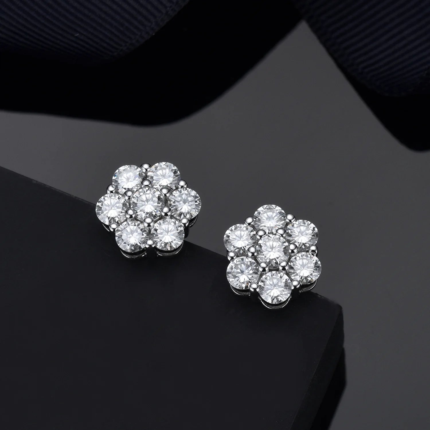 AITERNITY Flower Moissanite Stud Earrings — D Color VVS1 Sterling Silver Jewelry