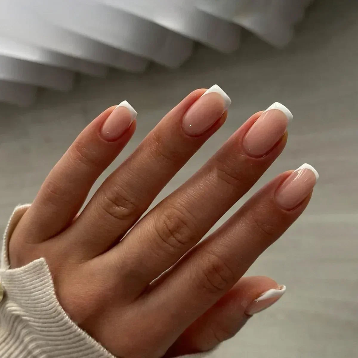 Qsezeny French Tip Press On Nails — Short Coffin Style Frosted Fake Nails