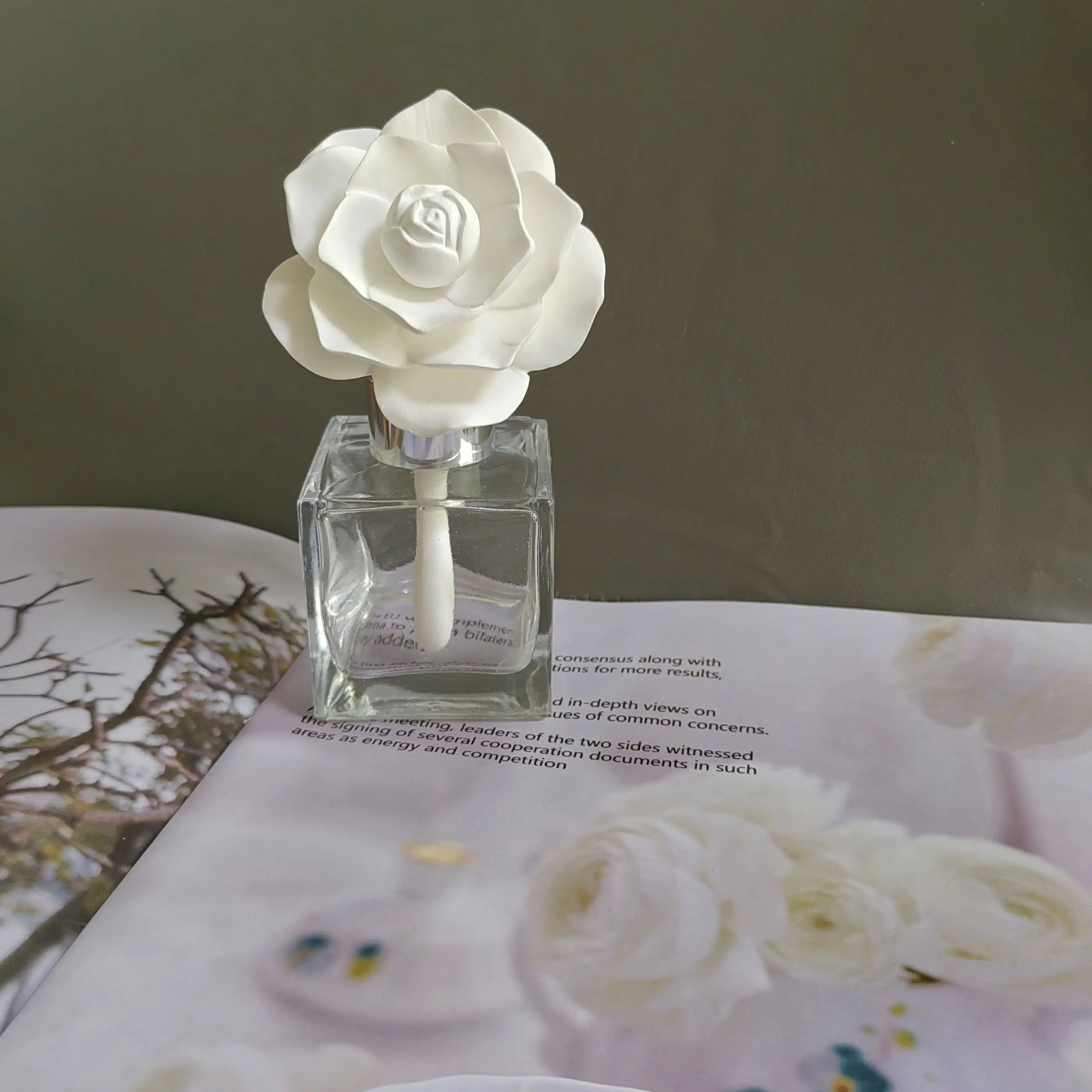 Handmade Ceramic Flower Diffuser — Elegant Aromatherapy Decor with Glass Bottle