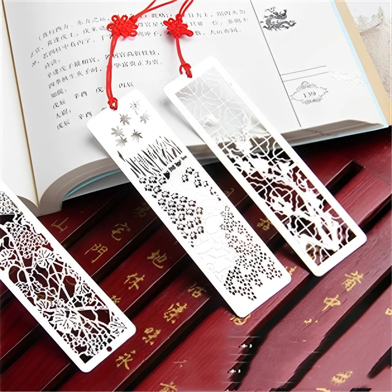 Exquisite Metal Bookmark — Decorative Hollow Geometric Page Clip